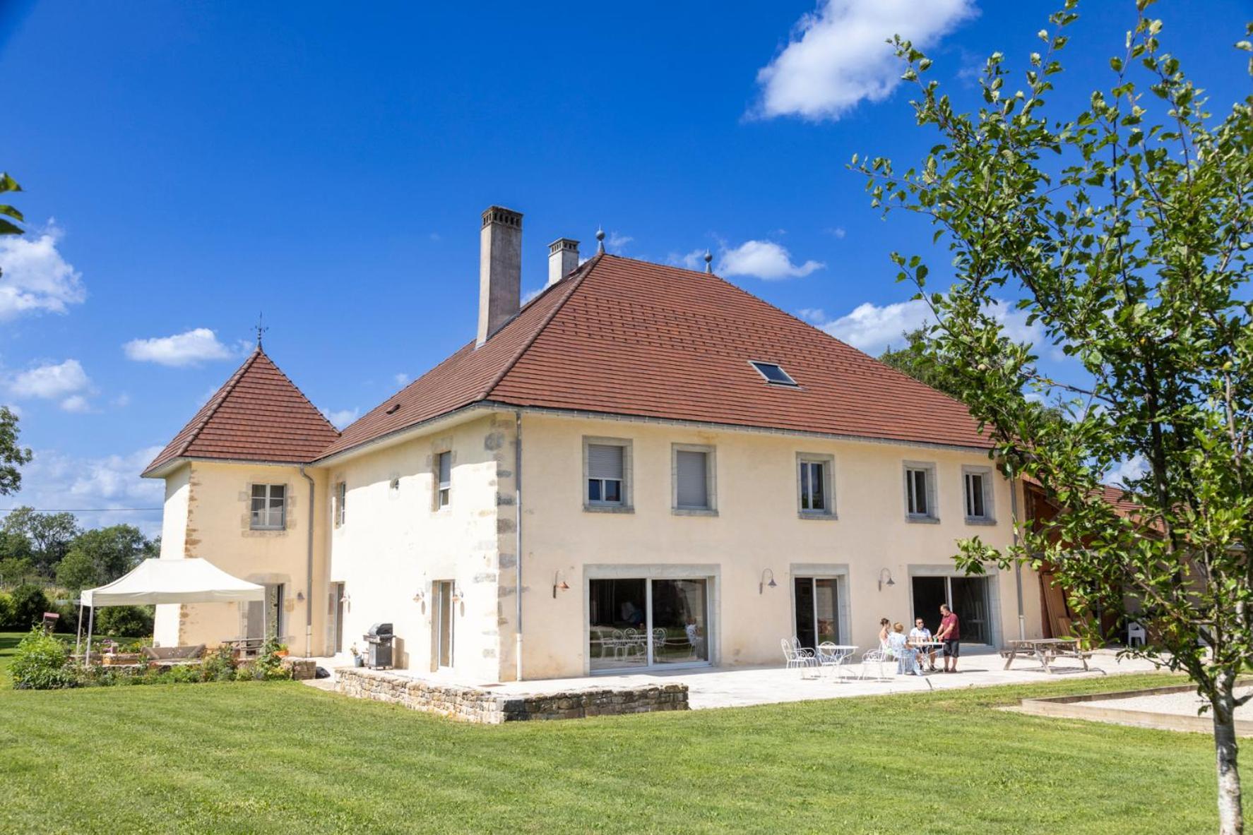 مبيت وإفطار Brémondans Le Relais Des Deux Tours المظهر الخارجي الصورة