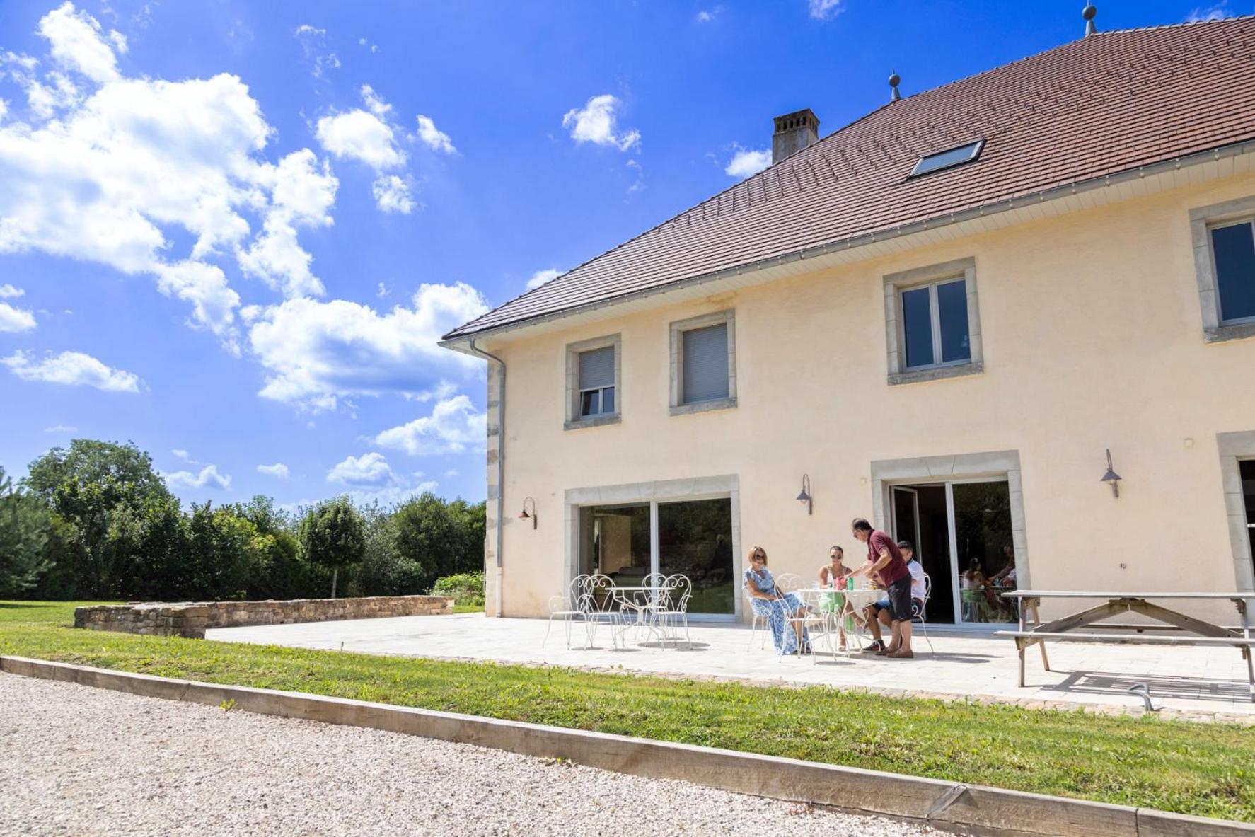 مبيت وإفطار Brémondans Le Relais Des Deux Tours المظهر الخارجي الصورة