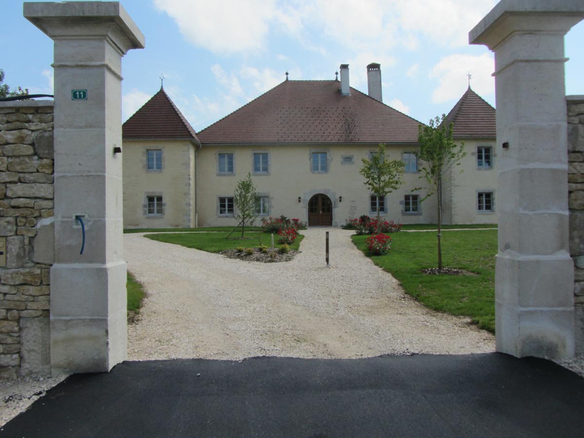 مبيت وإفطار Brémondans Le Relais Des Deux Tours المظهر الخارجي الصورة