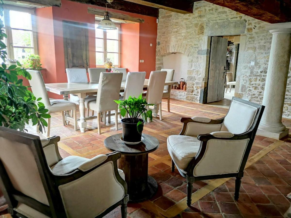 مبيت وإفطار Brémondans Le Relais Des Deux Tours المظهر الخارجي الصورة